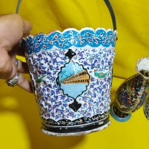 سطل قدیمی مینا